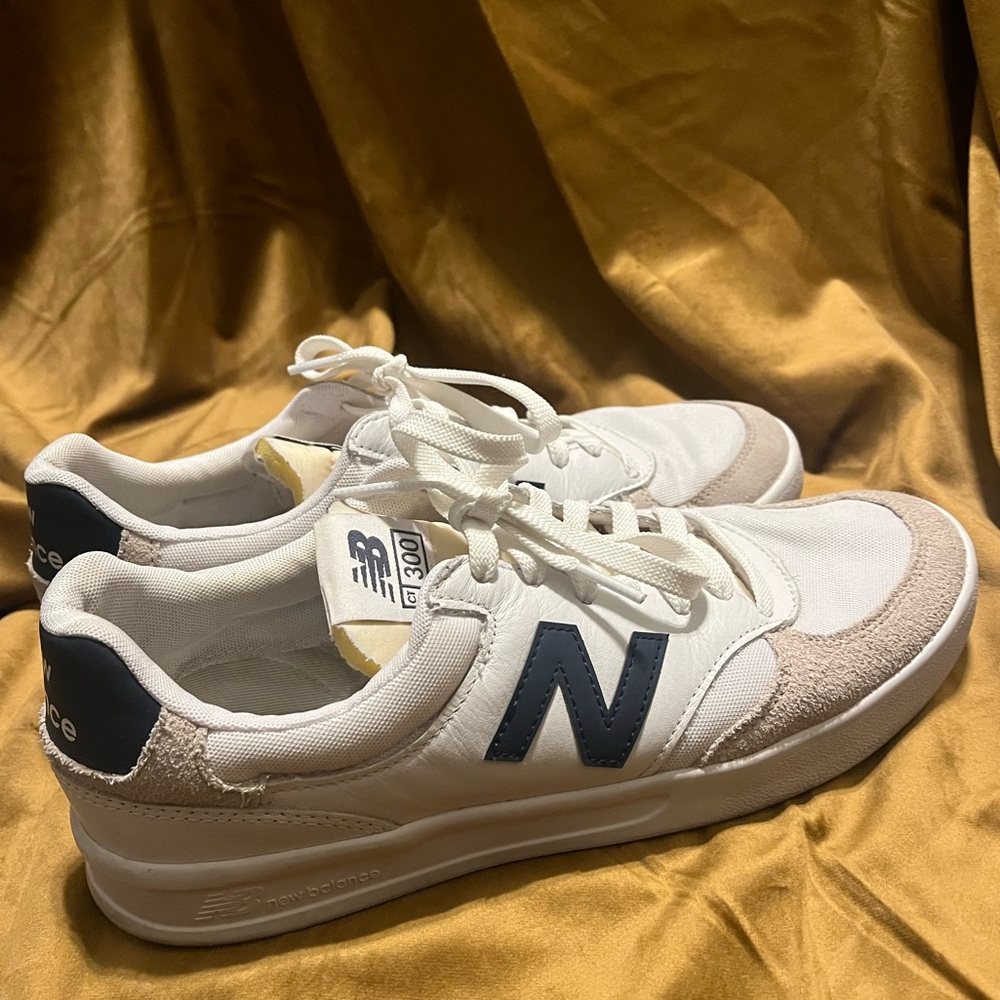 Vintage Inspired New Balance CT300 V3 Court Sneaker Women’s 9.5 
Men’s 8